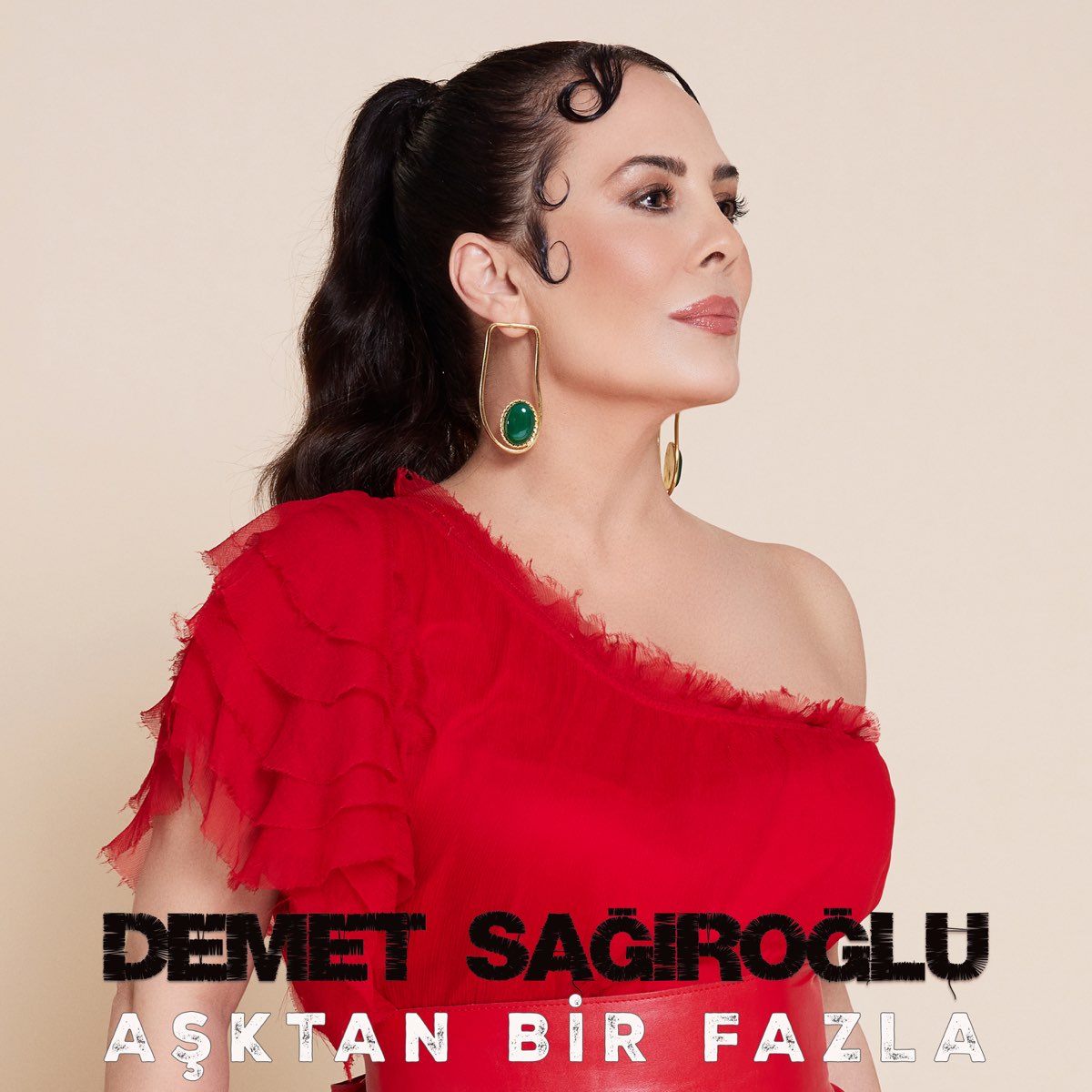 Demet Sağıroğlu Aşktan Bir Fazla