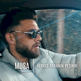 Musa Herkes Paranın Peşinde